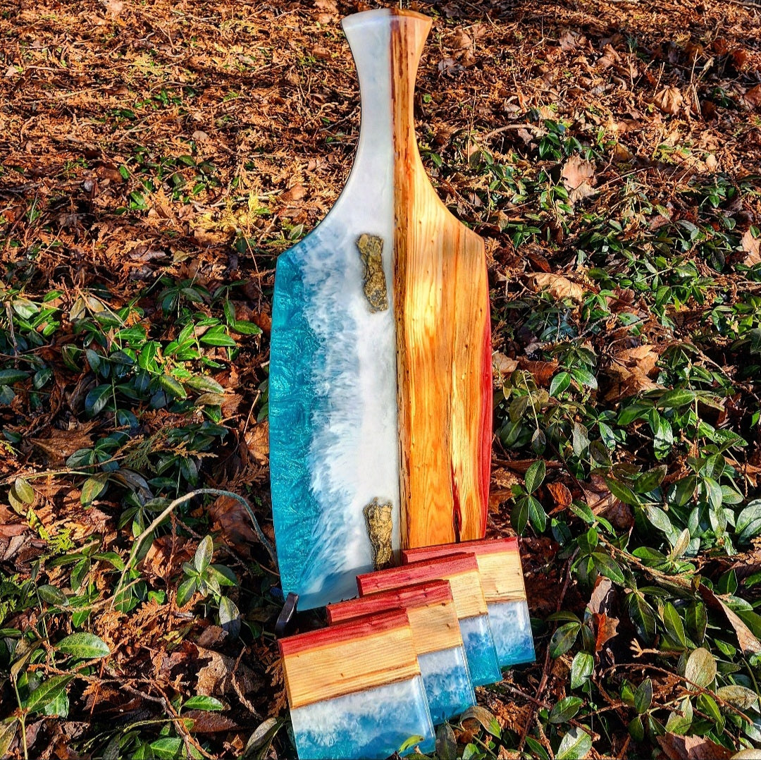 FABRIQUÉ SUR COMMANDE : planche de charcuterie en bois et époxy. Tu choisis!